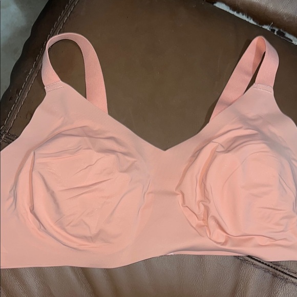 Knix Seamless Peach Bra - Picture 1 of 4